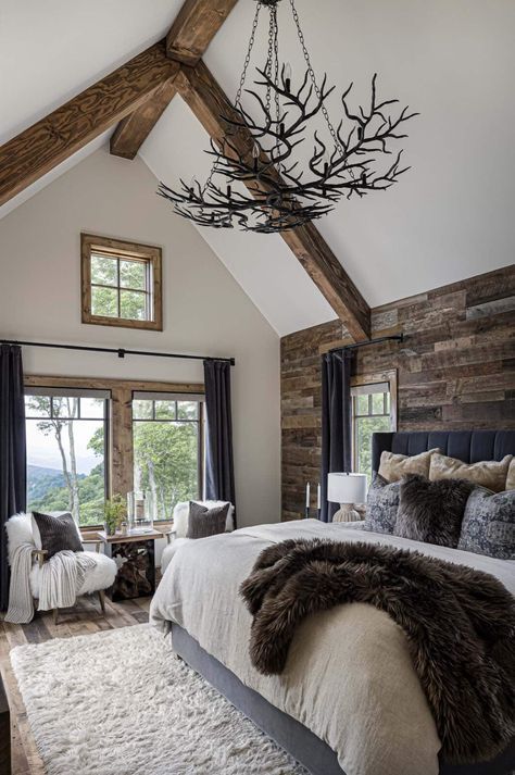 Modern Ski Chalet Interiors, Ski House Bedroom, Cabin Interiors Bedroom, Mountain Chic Decor, Mountain Modern Home Interiors, Log Cabin Bedroom Ideas, Modern Ski House, Rustic Cabin Interior, Modern Rustic Cabin