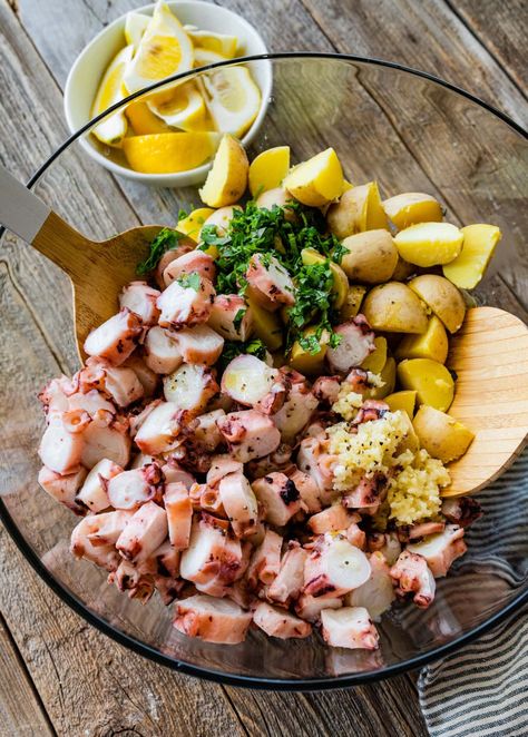 Italian Octopus Salad Recipe with Potatoes (Insalata Di Polpo) Italian Octopus, Octopus Salad Recipe, Recipe With Potatoes, Mediterranean Recipe, Octopus Recipes, Octopus Salad, Potato Salad Recipe, Seafood Salad, Seafood Dinner