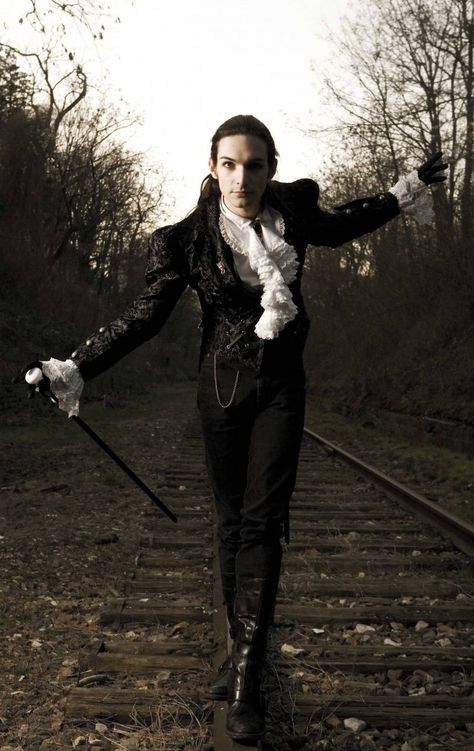 Victorian Gothic Aesthetic, Trad Goth Outfits, Steampunk Photography, Goth Guy, Victorian Man, Goth Guys, Gothic Hairstyles, Trad Goth, Photo Techniques