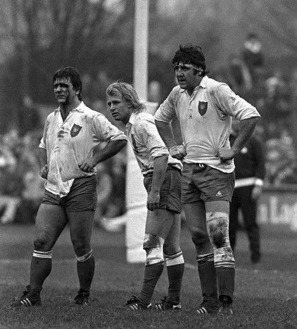 Robert Paparemborde, Jean Pierre Rives et Jean Francois Imbernon en 1983 Photo Rugby, French Rugby, Rugby Vintage, Sports Inspiration, France Rugby, Sporting Legends, Rugby Sport, Toulouse France, Rugby Men