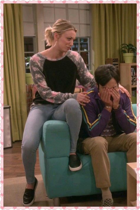 TBBT; Penny’s outfit is comfy cute. Kayle Cuoco, Penny Tbbt, Penny Outfits, Big Bang Theory Actress, Big Bang Theory Penny, Kayley Cuoco, Kaley Couco, The Big Band Theory, The Bigbang Theory