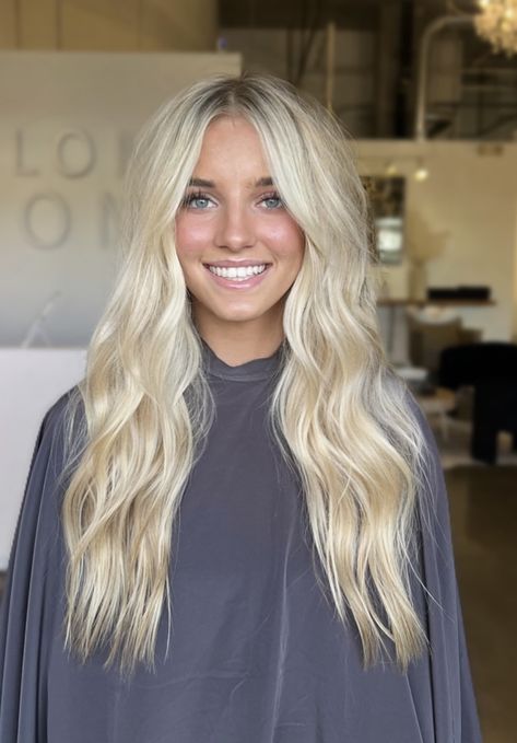 Hair Inspired Blonde, Blonde Hair To The Root, Blonde Hair W Blonde Highlights, Really Blonde Hair Highlights, Highlighted Platinum Blonde Hair, Homecoming Hair Blowout, Blonde Hair Highlights Ideas For Blondes, Blonde And Pale Skin, Blonde Hair Inspo Money Pieces