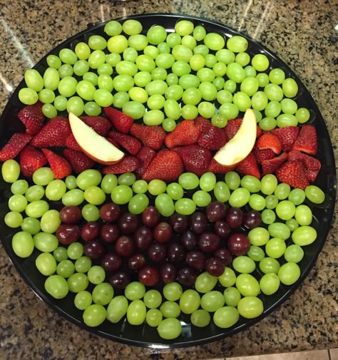 Teenage Mutant Ninja Turtles Food, Ninja Turtle Sleepover Ideas, Tmnt 3rd Birthday, Teenage Mutant Ninja Turtles Party Food, Ninja Turtles 2nd Birthday Party Ideas, Tmnt Bday Party, Tmnt Mutant Mayhem Birthday, Ninja Turtle Fruit Tray, Ninja Turtle Movie Night