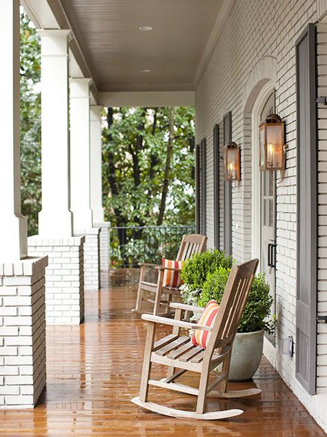 White Brick House, Southern Porches, Porch Styles, Porch Columns, Small Front Porches, Porch Design, White Brick, Rocking Chairs, Porch Patio