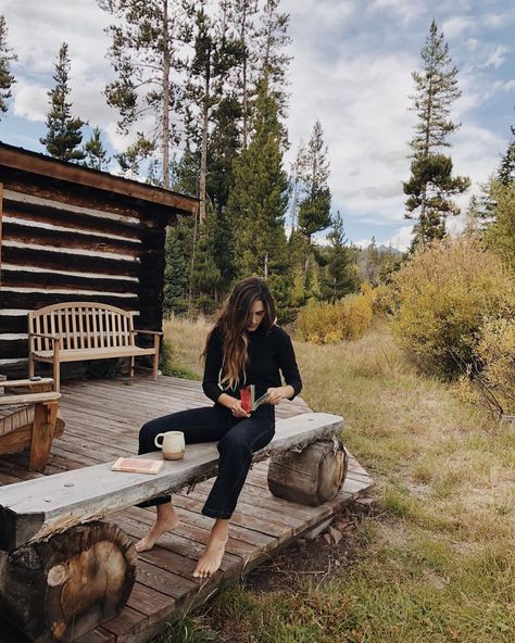 Ally Walsh on Instagram: “Dubois, Wyoming 🖤 Day 3 @christydawn <3” Log Bench, Canadian Wilderness, Outdoorsy Style, Granola Girl, Cabin Life, Beautiful Lakes, Cabins In The Woods, Style Icon, Wyoming