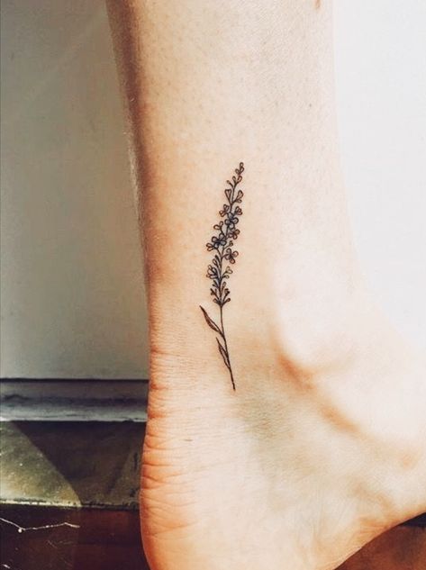 Lilac Tattoo Ankle, Texas Tattoos Women Flower, Lilac Tattoo Design Black And White, Lilac Branch Tattoo, Washington Lilac Tattoo, Small Lilac Tattoo Black And White, Simple Lilac Tattoo Black And White, Simple Lilac Tattoo, Small Lilac Tattoo