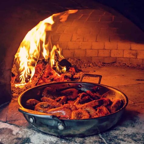 What Can You Cook In A Wood Fired Oven: Beyond Pizza Wood Fired Recipes, Pizza Oven Restaurant, Pizza Oven Recipes Wood Fired, Gozney Dome, Earth Oven, Wood Fire Oven, Wood Fired Oven Recipes, Fire Oven, Pizza Oven Outdoor Kitchen