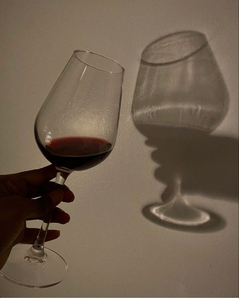 red wine glass cheers aesthetic pic with shadow play Glass Cheers Aesthetic, Cheers Aesthetic, Glass Apartment, Wine Pics, Wine Wallpaper, Sweet Red Wines, Glass Photography, Wine Photography, Cute Mobile Wallpapers