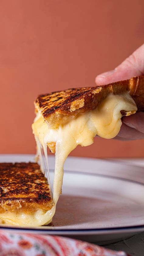 How to Make the Best Grilled Cheese Gouda Grilled Cheese Recipes, Grilled Cheese Havarti, Smoked Gouda Grilled Cheese, Gouda Grilled Cheese Sandwiches, Best Cheese For Grilled Cheese, Adult Grilled Cheese Sandwiches, Texas Toast Grilled Cheese, Grilled Cheese With Mayo, Gourmet Grilled Cheese Sandwich Recipes