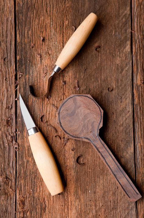 Wooden Spoon Carving, Wood Spoon Carving, Woodworking Logo, Building Furniture, Woodworking For Kids, Woodworking Joints, Learn Woodworking, Wooden Utensils, Beginner Woodworking Projects