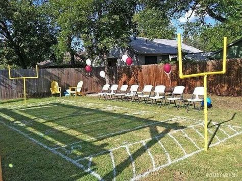 spray paint a mini football field for bday! Backyard Kids Ideas, Backyard Kids, Sports Birthday Party, Football Theme Party, Sport Logos, Football Birthday Party, Mini Footballs, Football Themes, Sports Birthday