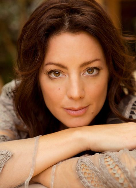 Sarah McLachlan... One of my all time favorite singers. Sarah Mclachlan, Female Singers, Famous Faces, Her Music, New Album, Role Models, Singer Songwriter, Music Artists, Actors & Actresses