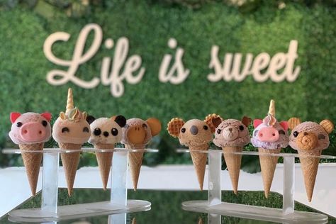 La Michoacana Ice Cream, Acai Ice Cream, Homemade Ice Cream Bars, Tropical Ice Cream, Ice Cream Ideas, Churro Ice Cream Sandwich, Dessert Taco, Donut Ice Cream, Ice Cream Business