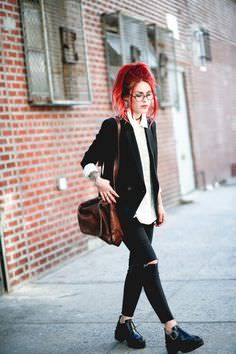 Preppy but Keep it Punk - Album on Imgur How To Wear Jeans To Work, Edgy Work Outfits, Casual Goth, Goth Outfit, Rock Punk, Alternative Outfits, Work Wardrobe, Professional Outfits, Edgy Outfits