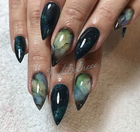 Nail Halloween, Halloween Nail Art Ideas, Holloween Nails, Witchy Nails, Halloween Acrylic Nails, Hippie Nails, Gothic Nails, Nail Envy, Halloween This Year