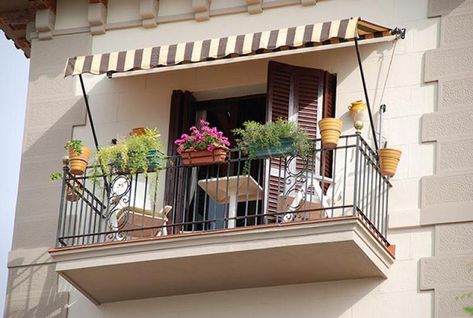 Balcony Shade, Diy Balcony, Tiny Balcony, Diy Shades, Smart Home Design, Balcony Railing, Apartment Balcony, Small Balcony Ideas, Outdoor Decor Backyard