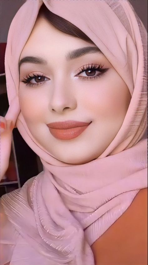 Egypt Girl, Cabelo Pin Up, Mode Niqab, Iranian Beauty, Face Shape Hairstyles, Arabian Beauty, Arabian Beauty Women, Arab Beauty, Beautiful Muslim Women