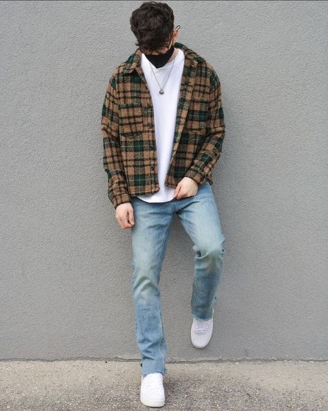 Mens Clothing Styles Flannel, Men Outfit Ideas Winter, Light Blue Jeans Outfit Men Street Style, Flannel Over Hoodie Outfit Guy, Fall Outfits Guys, Mens Flannel Outfit, Guys Fall Outfits, Style Light Blue Jeans, Flannel Over Hoodie