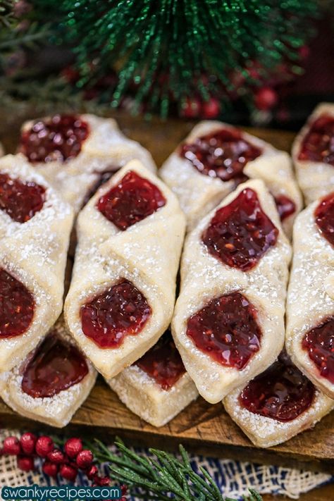 Raspberry Filling For Cookies, Raspberry Bow Tie Cookies, Raspberry Cream Cookies, Cookie Filling Recipe, Kolachy Cookies, Kolaczki Cookies, Cookbook Inspiration, Mmm Cookies, Bow Tie Cookies