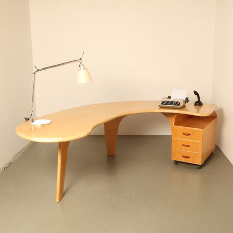 Boomerang Desk -Neef Louis Design Curved Office Table, Bean Shaped Desk, Organic Desk, Boomerang Desk, Artist Desk, Round Desk, Floor Desk, Curved Desk, Curved Table