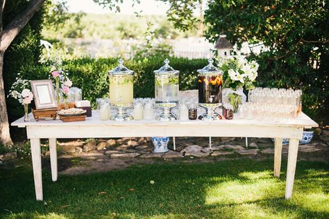 I think I want a refreshment table for before the ceremony and what better way to do it in the South than sweet tea and lemonade Wedding Ceremony Drink Station, Beverage Station Party, Rustic Romance Wedding, Refreshments Table, Backyard Wedding Reception, Drink Stations, Vintage Wedding Table, Wedding Backyard Reception, Reception Food