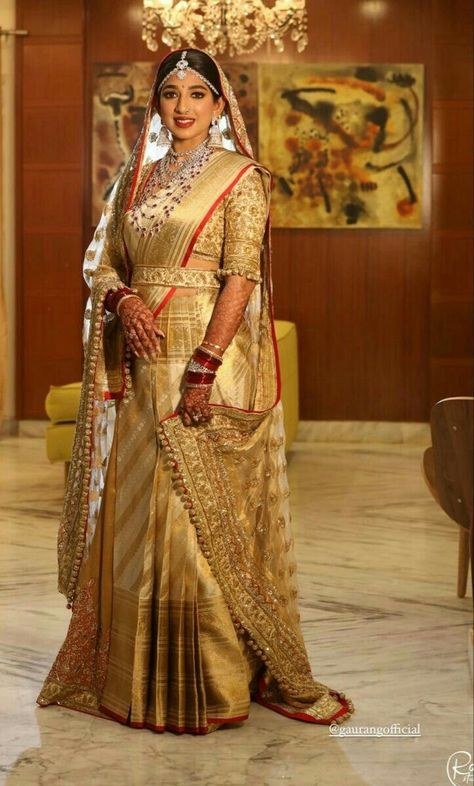 Gold Kanjeevaram Saree, Yellow Wedding Saree, Groom Entry Ideas, South Indian Bridal Jewellery, Golden Saree, Designer Sarees Wedding, Bridal Sarees South Indian, Bridal Dupatta, Bengali Bride