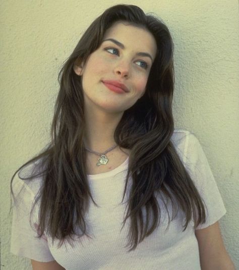 Liv Tyler 90s, Elisabeth Swan, Liv Tyler, Beauty Goals, Mötley Crüe, Girl Crushes, Woman Crush, New Yorker, Dark Hair