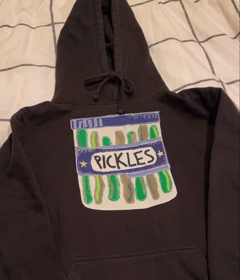 pickles, pickle, pickle merch, sewn design, maggs rags inspired, hoodie, pickle hoodie, sewing, sewn graphics, fabric scraps, sustainable fashion, fashion, sustainable, sustainability fashion, sustainability, second hand, shop second hand, fashion design, design Iron On Hoodie Ideas Patches, Pickle Hoodie, Patch Sweatshirt Diy, Sweatshirt Patches, Hoodie Patches, Ella Core, Patchwork Hoodies, Embroider Ideas, Stitch Sweatshirt