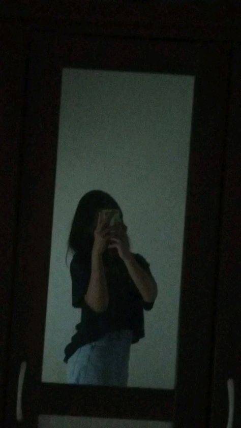 miror selfie cewe Mirror Selfie, Ootd, Mirror