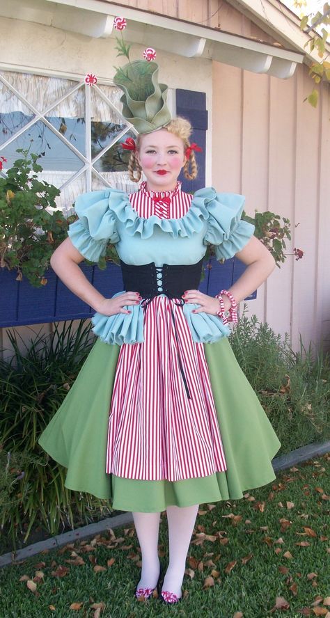 Wizard Of Oz Munchkin Costume, Wizard Of Oz Munchkins, Wizard Of Oz Costumes Diy, Munchkin Costume, The Wizard Of Oz Costumes, Wizard Of Oz Play, O Grinch, Wizard Of Oz Musical, Wicked Costumes