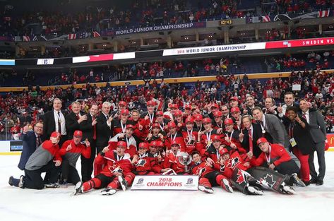 World Juniors: The Evolution of a National Obsession #THWArchives #THW Team Canada Hockey, Canada Hockey, January 5th, Hockey Life, Team Canada, Going For Gold, Hockey Team, Hockey Teams, Ice Hockey