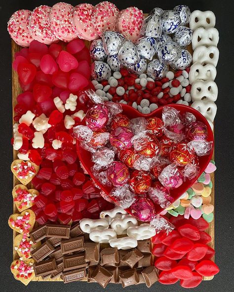 Nicola on Instagram: “Valentines Day is just around the corner 💞. Here’s what my Valentines will be getting from me! Everything they love candy, chocolate and…” Valentine Candy Charcuterie Board, Candy Board Valentines Day, Dessert Board Platter Valentines, Galentines Charcuterie Board Ideas Sweets, Valentine’s Day Candy Charcuterie Board, Candy Board, Snack Board, Charcuterie Inspiration, Pink Foods