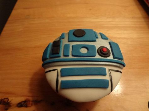 R2d2 Cake Easy, R2d2 Cupcakes, R2d2 Cake, Specialty Cupcakes, Star Wars Baby Shower, Fondant Cake Designs, Star Wars Cake, Cupcake Art, Cake Easy