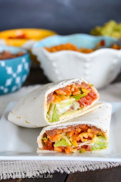 Seven Layer Burritos - this copycat recipe is an easy dinner that can be on the table in under 30 minutes. Great meal to have on busy nights. Florida Tattoo Ideas, Florida Tattoo, Popular Dinner Recipes, Rice Beans, Main Course Recipes, Chinese Dishes, Dinner Is Served, Copycat Recipe, Meatless Meals