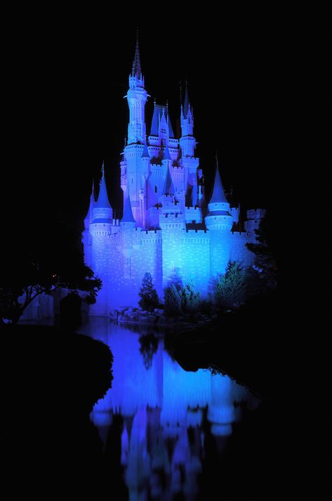 Disney Background, Disney Nerd, Disney Vacation Club, Cinderella Castle, Pinturas Disney, Disney Castle, Disney Life, Happiest Place On Earth, To Infinity And Beyond