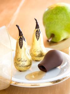 Chocolate Pear Liqueur Gift Box Liquor Candy, Pear Liqueur, Pear Brandy, Chocolates Gift, Bartlett Pears, Chocolate Liquor, Vermont Country Store, Christmas Food Gifts, Kosher Recipes