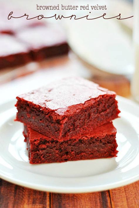 28 Sexy Brownies To Spend Valentine's Day With Keto Brownies Recipes, Brownies Caramel, Chocolate Avocado Brownies, Paleo Brownies, Resep Brownies, Fudgy Brownie Recipe, Avocado Brownies, Keto Baking, Swirl Brownies