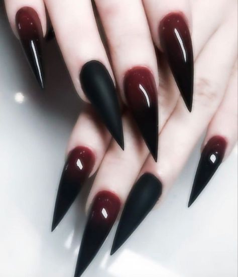 Vampira🧛🏻‍♀️🦇🍷 on Twitter: "Vampire nails https://t.co/KefAocLmiC" / Twitter Vampire Nails Gothic Aesthetic, Vampire Nails Stiletto, Gothic Nails Aesthetic, Nail Art Gothic Dark Beauty, Goth Nails Aesthetic, Vampiric Nails, Goth Prom Nails, Vampire Aesthetic Nails, Goth Aesthetic Nails