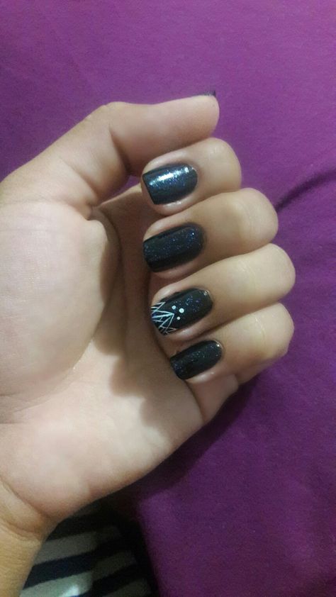 night court nail art. a court of thorns and roses and a court of mist and fury. Sarah J. Maas A Court Of Thorns And Roses Nail Art, Night Court Nail Art, Sjm Inspired Nails, Velaris Nail Art, Sarah J Maas Nails, Starfall Ball Acotar, Acotar Nails Ideas, A Court Of Thorns And Roses Nails, Nightcourt Acotar Nails