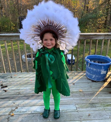 Some people see a weed.. Meadow sees a wish! Flower Costume Diy, Spring Costume, Faerie Costume, Themed Costumes, Gardening Club, Flower Costume, Homemade Costume, Youngest Daughter, Costume Works