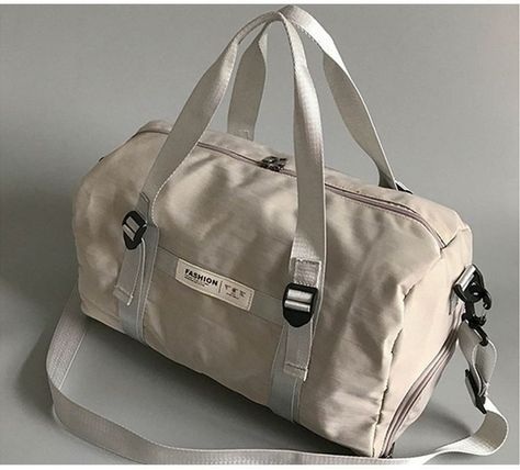 Big Travel Bag, Sport Bags Women, Gym Aesthetic, Cute Nike Outfits, Workout Bags, Outdoor Store, Bags Aesthetic, Vintage Purses, Pretty Bags