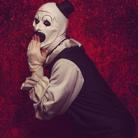 Terrifier Iphone Wallpaper, Art The Clown Terrifier Wallpaper, Art The Clown Pfp, Art The Clown Wallpaper, Terrifier Wallpaper, The Terrifier, Art The Clown Terrifier, Clown Pics, Clown Horror