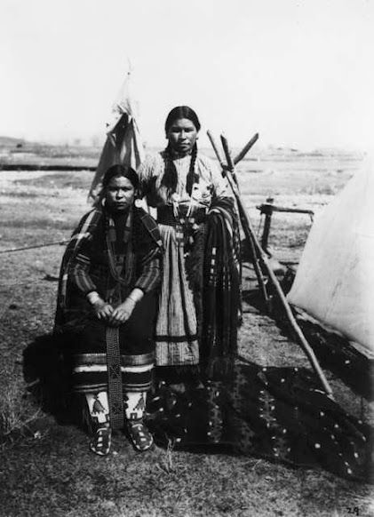 Chippewa Cree girls - 1871 American Photo, Native American Photos, By Any Means Necessary, Native American Peoples, The First Americans, Native American Tribes, Native American History, Native American Culture, American Heritage