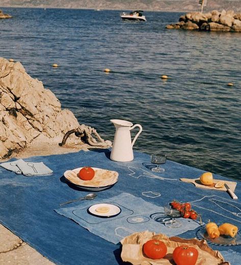 Mediterranean Aesthetic, Tove Jansson, Annie Leibovitz, Italian Summer, Northern Italy, Summer Feeling, Summer Dream, European Summer, Bari