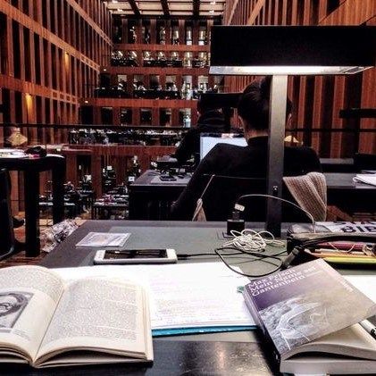 Check out these great study methods! #library Humboldt University, Library Day, Study Environment, School Aesthetics, The Grimm, College Aesthetic, Study Pictures, Study Organization, Study Methods