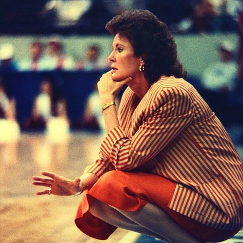 Coach Pat Summit 1987 National Championship game. Lady Vols Basketball, Pat Summitt, Rocky Top Tennessee, Knoxville Tennessee, Rocky Top, Big Blue Nation, Basketball Coach, Championship Game, University Of Tennessee