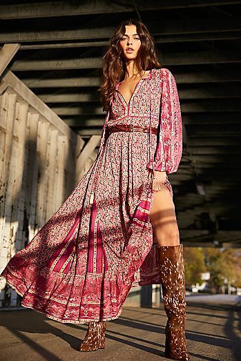 299570476c6f0309545110c592b6a63bdesc48062881ri Bohemian Schick, Boho Brand, Ethno Style, Flowy Midi Dress, Sleeve Maxi Dress, Pink Maxi Dress, Long Sleeve Maxi, Printed Midi Dress, Free People Dress