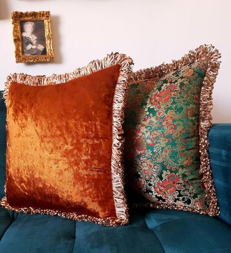 Bedroom Classic Design, Desi House, Indian Handicrafts Decor, Textile Display, Moroccan Street, Painted Dupatta, Fancy Pillows, Diy Cushion Covers, Luxury Pillows Decorative