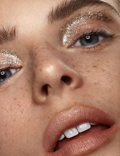 Editorial Make-up, Festival Make Up, Glitter Eye Makeup, Beauty Shoot, Glitter Eyes, Editorial Makeup, Glitter Makeup, Beauty Editorial, Creative Makeup