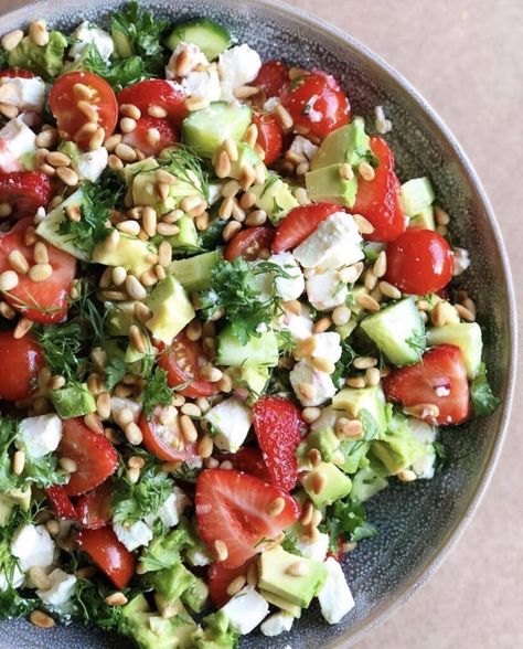 Sommer Mad, Avocado Tuna Salad, One Pan Pasta, Wine And Dine, Delicious Salads, Vegetarian Dishes, Couscous, Food Inspiration, Feta